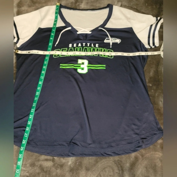 0052. NWOTs ~ NFL ~ Seattle Seahawks Football 🏈 ~ Russel Wilson #3 !!!🏈 - Picture 8 of 10